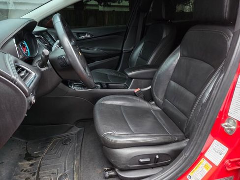 Used 2018 Chevrolet Cruze Premier image 27