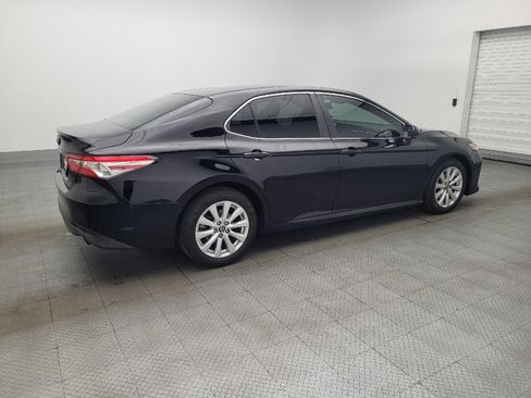 Used 2018 Toyota Camry LE image 10