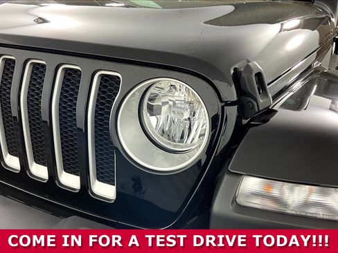 Used 2022 Jeep Wrangler Unlimited Sahara w/ Cold Weather Group AWD/4WD image 28