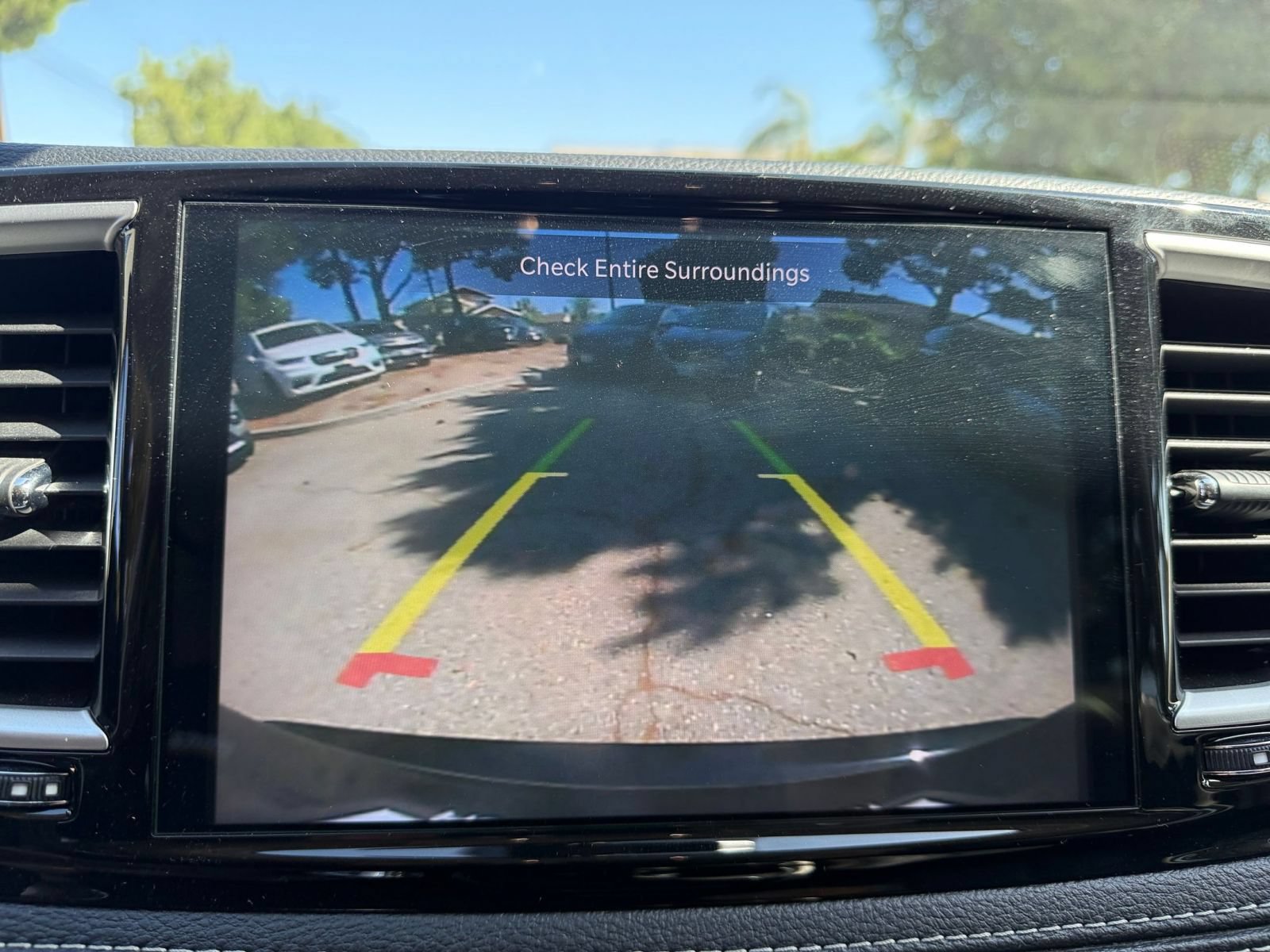 Used 2023 Chrysler Pacifica Touring-L FWD image 21