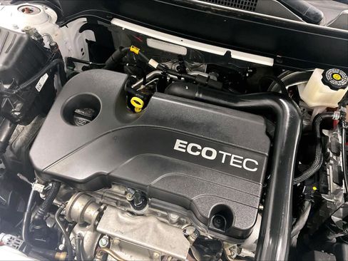 Used 2022 Chevrolet Equinox LS image 35