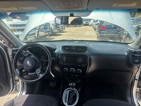 Used 2015 Kia Soul FWD image 23