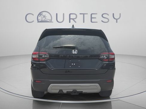 Certified 2025 Honda Pilot EX-L image 6