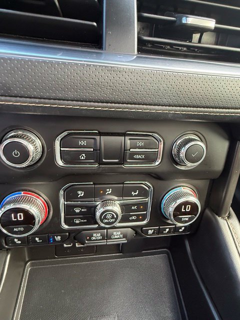 Used 2022 GMC Yukon AT4 w/ Technology Package AWD/4WD image 19