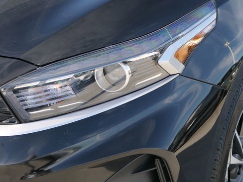 Used 2024 Kia Forte LXS w/ LXS Technology Package image 9