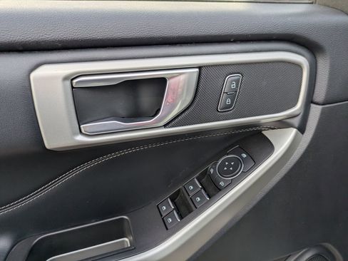 Certified 2022 Ford Explorer XLT w/ Equipment Group 202A image 16