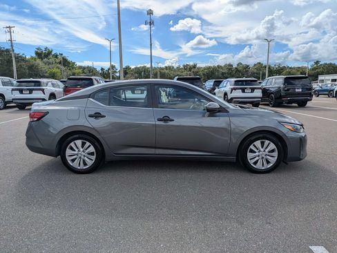 Used 2025 Nissan Sentra S FWD image 2