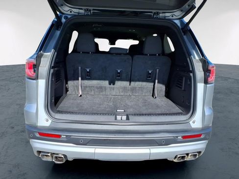 Used 2025 GMC Acadia Elevation FWD image 11