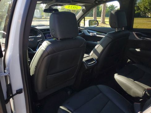 Used 2025 Cadillac XT6 Premium Luxury image 22