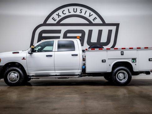 Used 2024 RAM 3500 Tradesman w/ Safety Group image 5