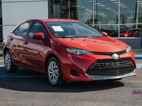 Used 2017 Toyota Corolla LE image 3