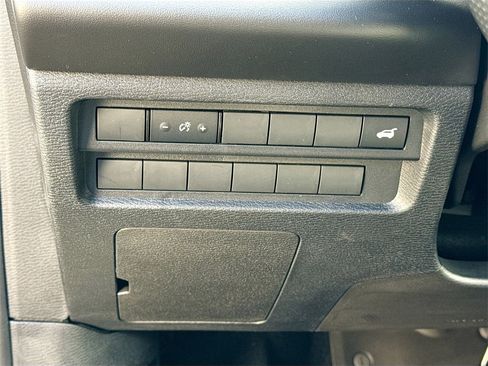 New 2025 Mitsubishi Outlander SE image 10