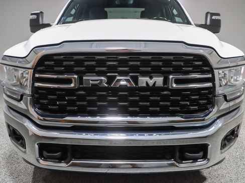 Used 2024 RAM 2500 Big Horn w/ Off Road Package AWD/4WD image 4