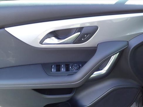 New 2025 Chevrolet Blazer LT image 9