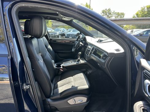 Used 2017 Porsche Macan AWD/4WD image 22