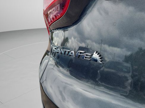 Used 2023 Hyundai Santa Fe SE image 5