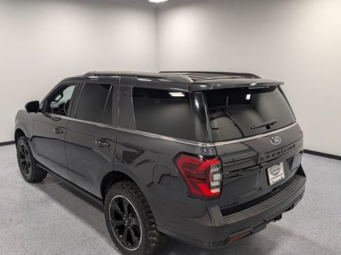 Used 2024 Ford Expedition Limited AWD/4WD image 6