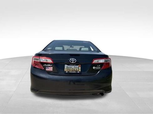 Used 2014 Toyota Camry LE FWD image 4