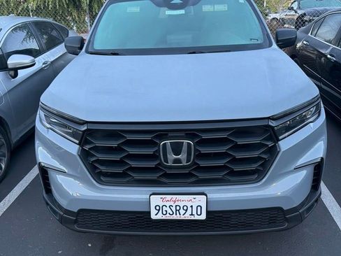 Certified 2023 Honda Pilot Sport image 1