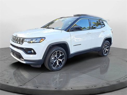 Used 2025 Jeep Compass Limited image 3