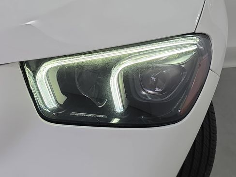 Certified 2022 Mercedes-Benz GLE 350 4MATIC w/ Premium Package image 32