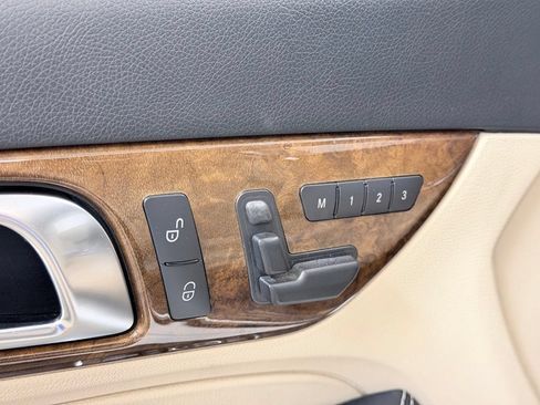 Used 2014 Mercedes-Benz SLK 250 image 10