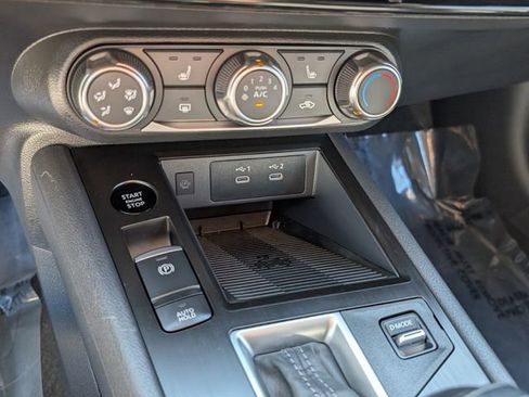 Used 2025 Nissan Kicks SV w/ SV Premium Package image 25