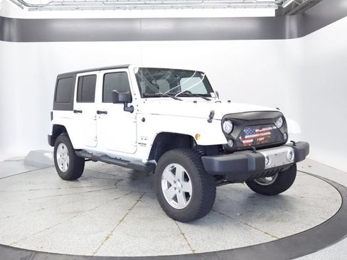 Certified 2017 Jeep Wrangler Unlimited Sahara w/ Connectivity Group AWD/4WD image 10