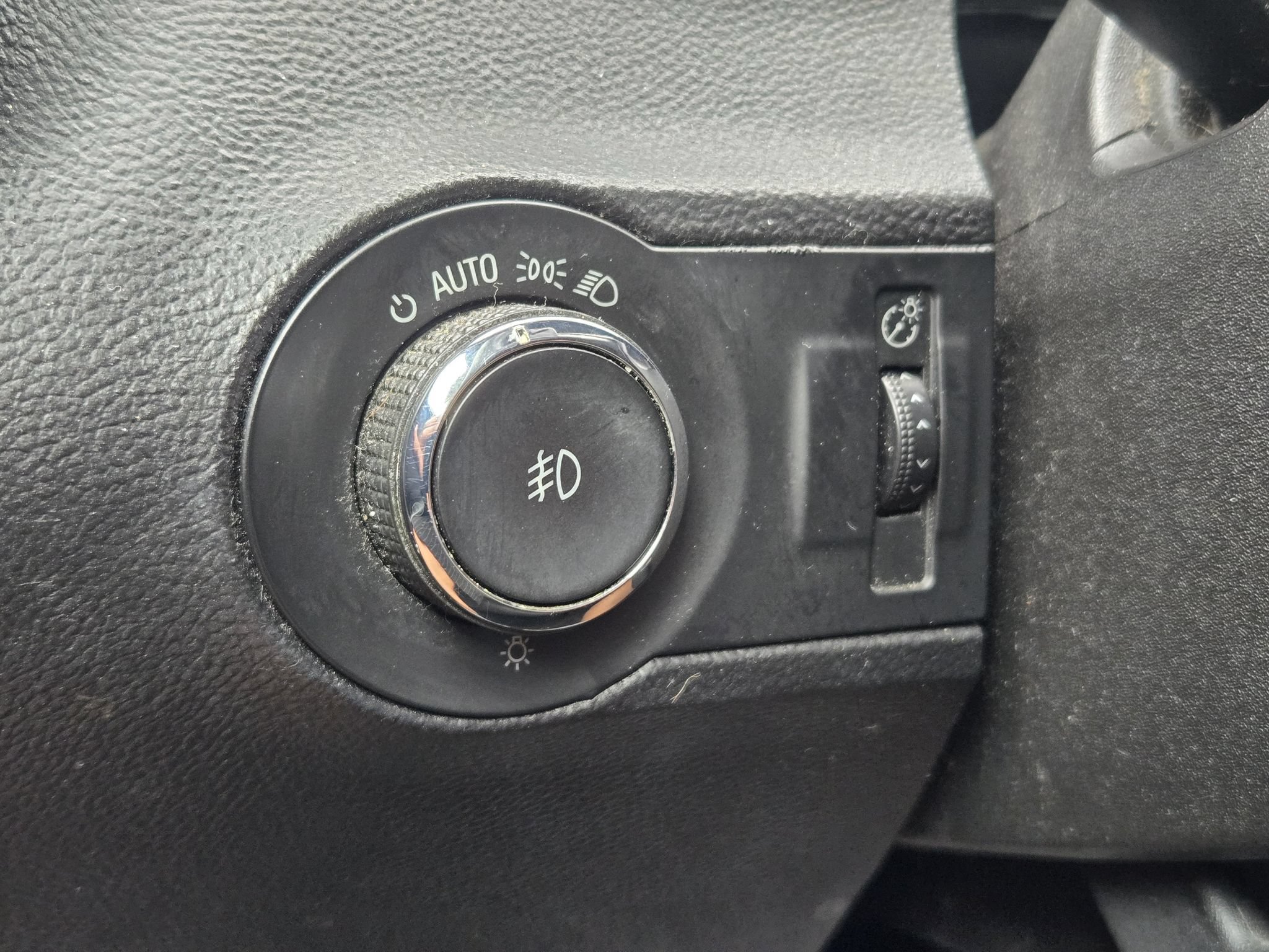 Used 2010 Chevrolet Camaro LT RWD image 19