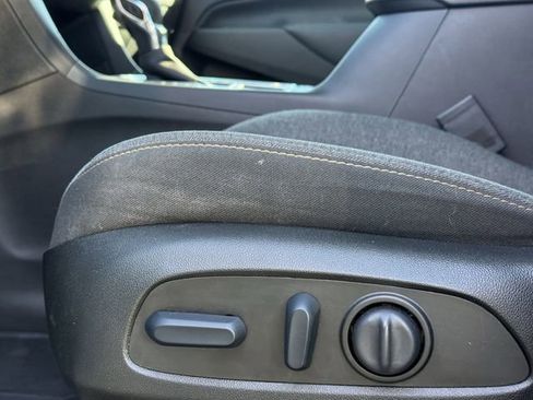 Used 2023 Chevrolet Equinox LT image 16