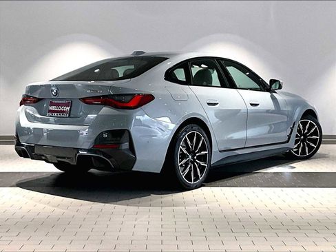 Used 2022 BMW i4 eDrive40 w/ M Sport Package image 10