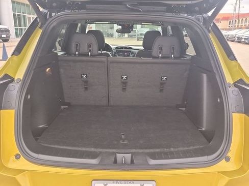 Used 2023 Chevrolet TrailBlazer RS w/ Sun and Liftgate Package FWD image 23