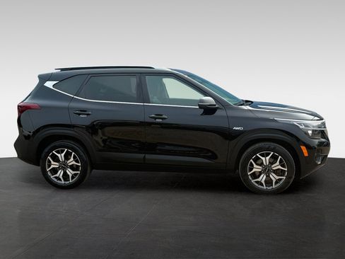 Used 2023 Kia Seltos EX AWD/4WD image 4