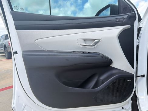 Used 2025 Hyundai Tucson Limited image 21