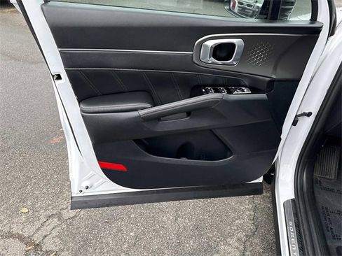 Used 2023 Kia Sorento SX image 13