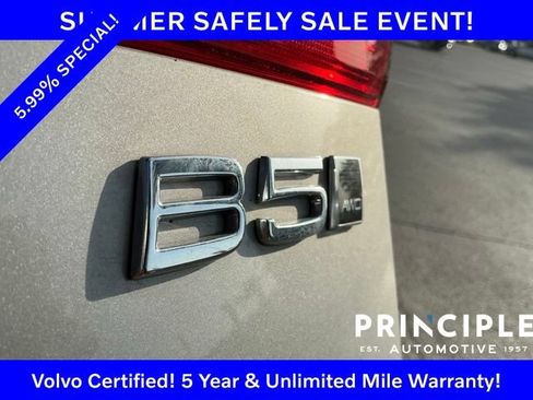 Certified 2024 Volvo XC60 B5 Plus w/ Protection Package Premier AWD/4WD image 28
