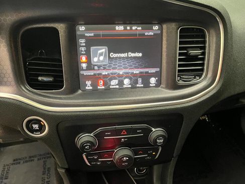 Used 2015 Dodge Charger SXT image 11
