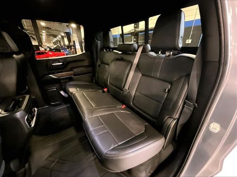 Used 2022 Chevrolet Silverado 1500 High Country w/ Technology Package AWD/4WD image 15