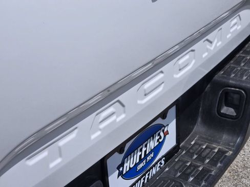 Used 2022 Toyota Tacoma SR RWD image 10