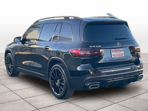 Used 2021 Mercedes-Benz GLB 250 4MATIC image 13