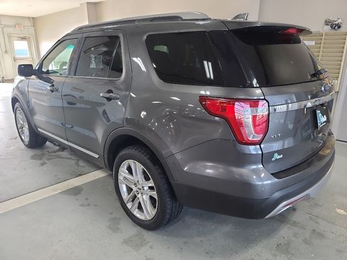 Used 2016 Ford Explorer XLT w/ Equipment Group 202A AWD/4WD image 7