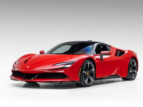 Used 2021 Ferrari SF90 Stradale AWD/4WD image 2