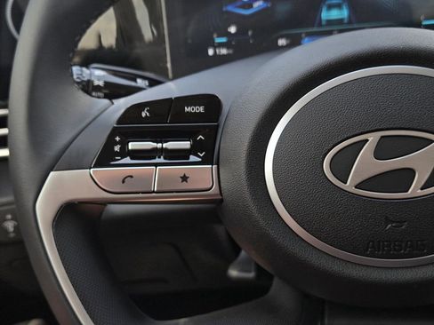 New 2026 Hyundai Elantra Limited FWD image 10