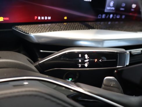 Used 2025 Cadillac Escalade V image 28