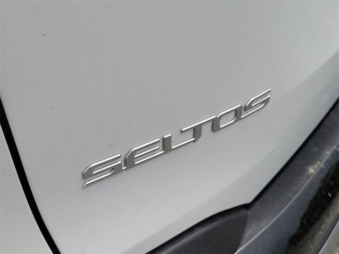New 2025 Kia Seltos S image 28