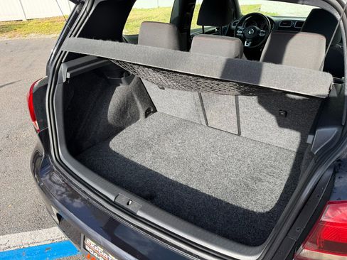 Used 2011 Volkswagen Golf 2-Door image 39