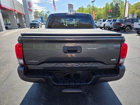 Used 2019 Toyota Tacoma TRD Sport w/ Technology Package image 6