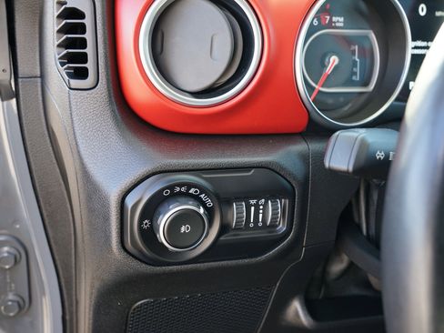 Used 2020 Jeep Wrangler Rubicon image 16