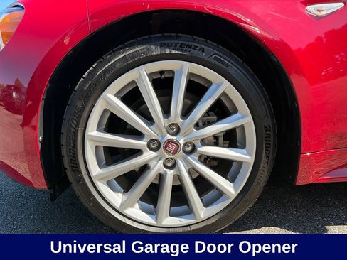 Used 2017 FIAT 124 Spider Lusso RWD image 9