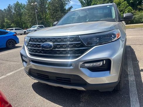 Used 2023 Ford Explorer XLT w/ Equipment Group 202A AWD/4WD image 1